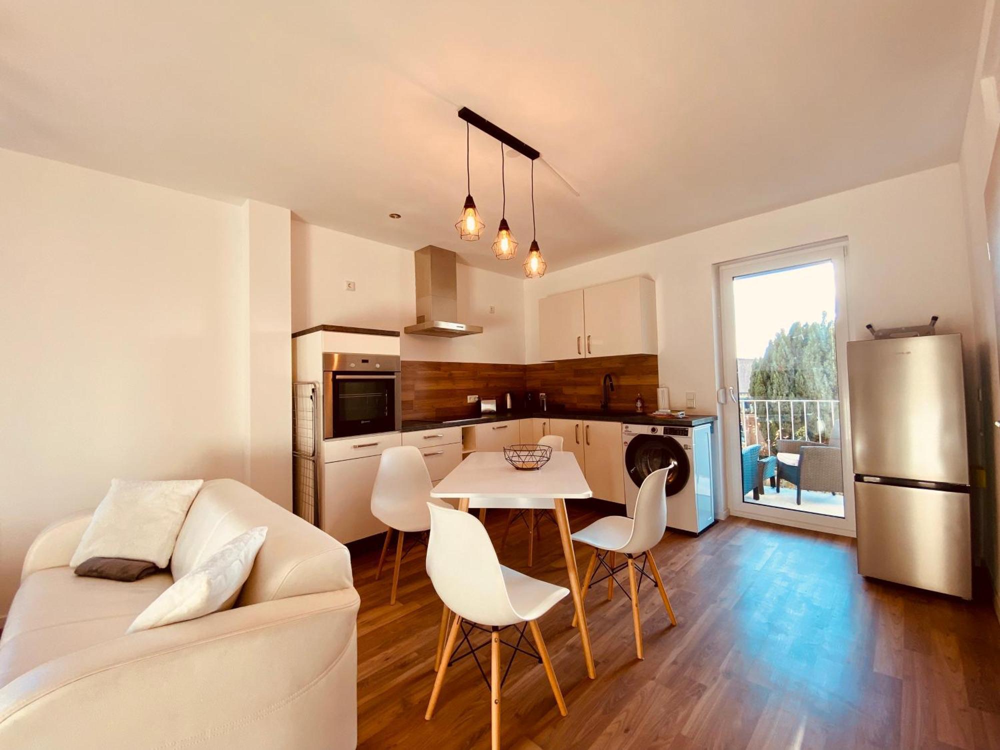 צוויקאו Hochwertige Ferienwohnung Mit 7Qm Balkon, Netflix, Kaffeeautomat, Rainshower Bad מראה חיצוני תמונה