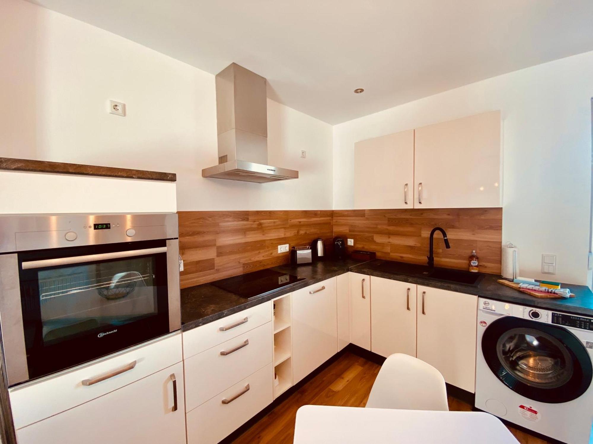 צוויקאו Hochwertige Ferienwohnung Mit 7Qm Balkon, Netflix, Kaffeeautomat, Rainshower Bad מראה חיצוני תמונה
