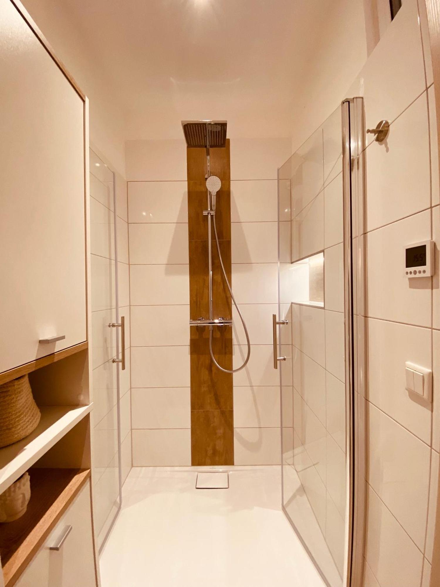צוויקאו Hochwertige Ferienwohnung Mit 7Qm Balkon, Netflix, Kaffeeautomat, Rainshower Bad מראה חיצוני תמונה