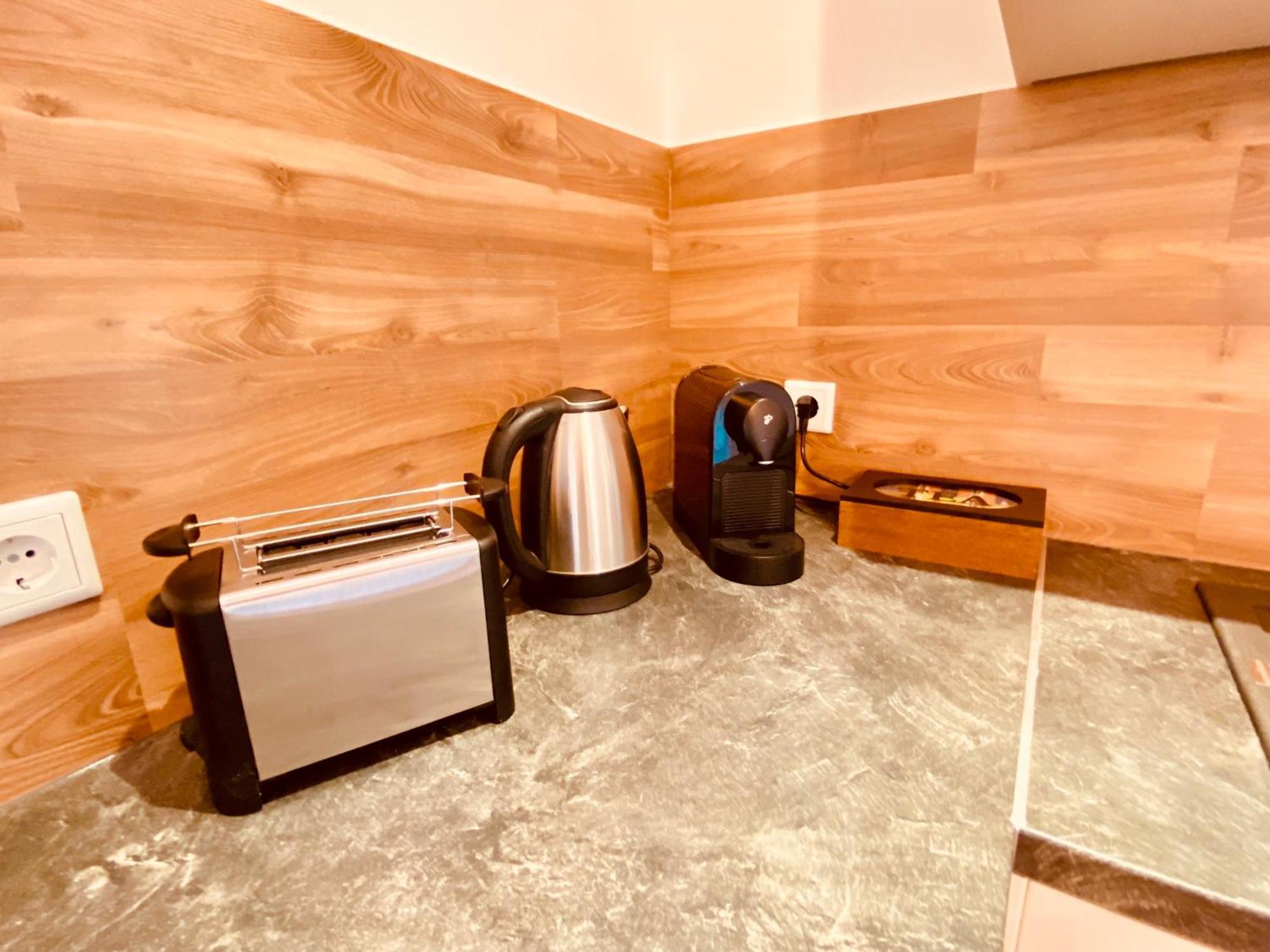צוויקאו Hochwertige Ferienwohnung Mit 7Qm Balkon, Netflix, Kaffeeautomat, Rainshower Bad מראה חיצוני תמונה