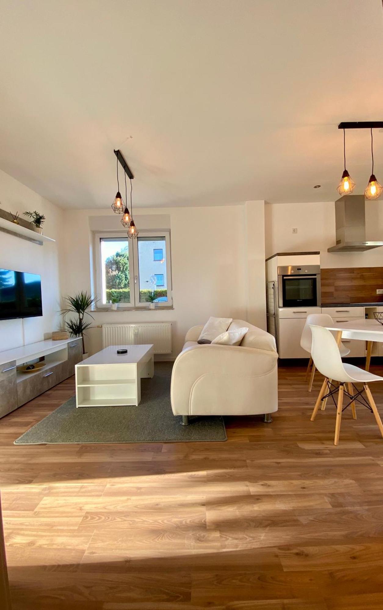 צוויקאו Hochwertige Ferienwohnung Mit 7Qm Balkon, Netflix, Kaffeeautomat, Rainshower Bad מראה חיצוני תמונה