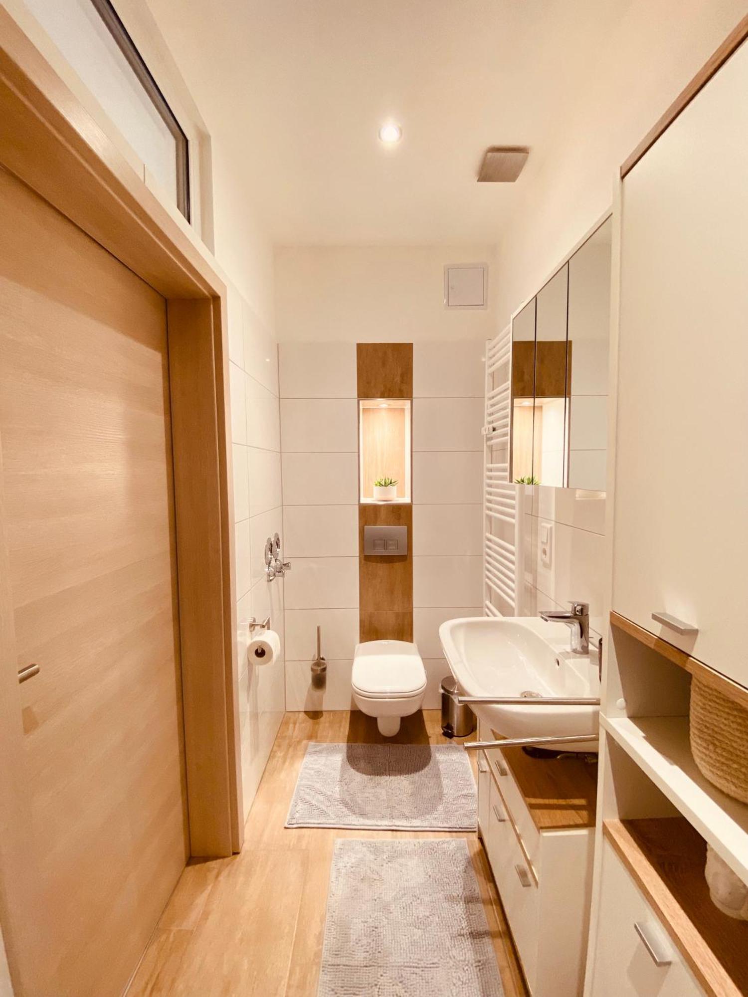 צוויקאו Hochwertige Ferienwohnung Mit 7Qm Balkon, Netflix, Kaffeeautomat, Rainshower Bad מראה חיצוני תמונה